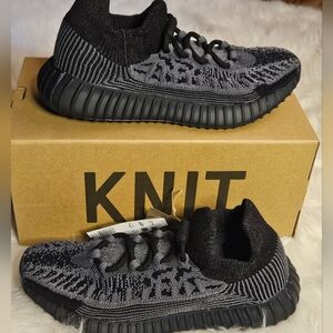 YEEZY 350 VT COMPACT SNEAKER